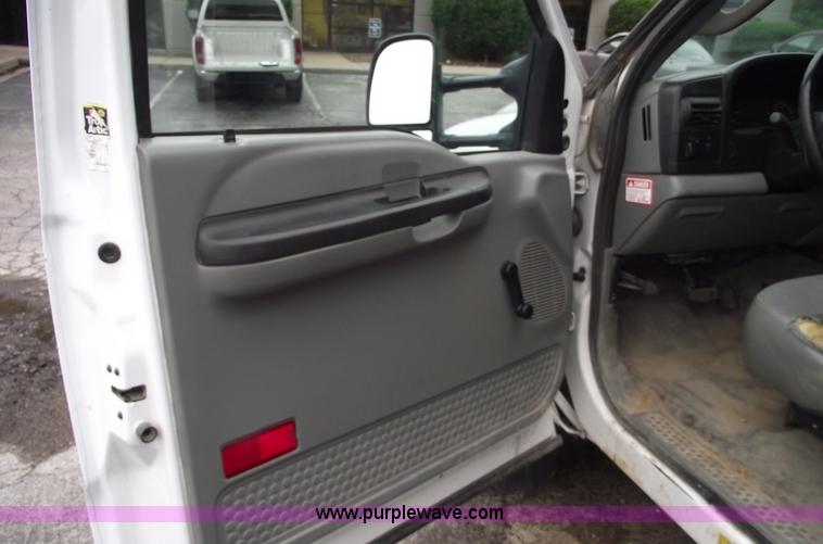 image for item 5567 2005 Ford F450 XL Super Duty dump bed pickup truck
