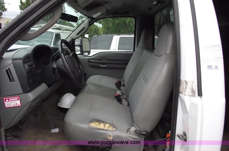 image for item 5567 2005 Ford F450 XL Super Duty dump bed pickup truck