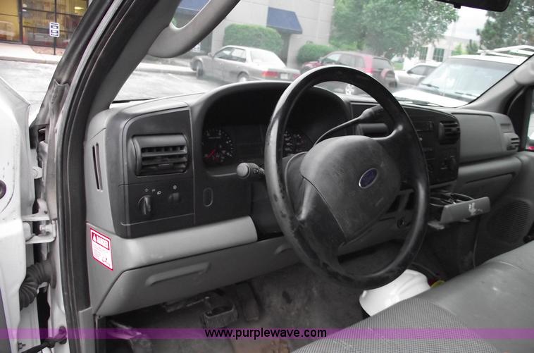 image for item 5567 2005 Ford F450 XL Super Duty dump bed pickup truck