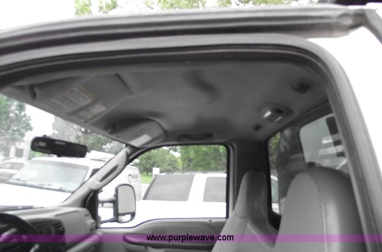 image for item 5567 2005 Ford F450 XL Super Duty dump bed pickup truck