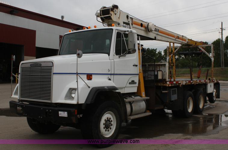 image for item A2216 1992 Freightliner FLC112 crane truck