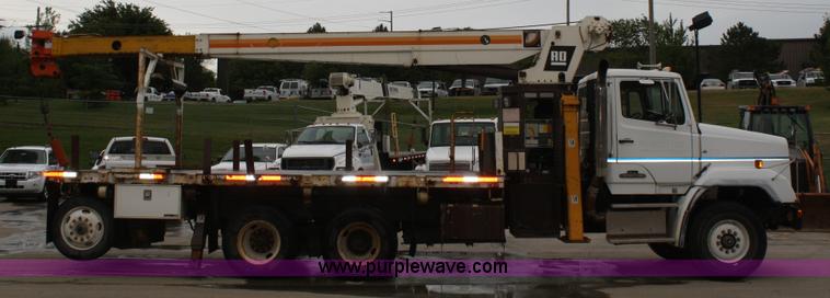 image for item A2216 1992 Freightliner FLC112 crane truck