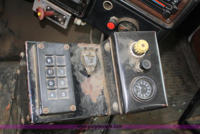 image for item A2216 1992 Freightliner FLC112 crane truck