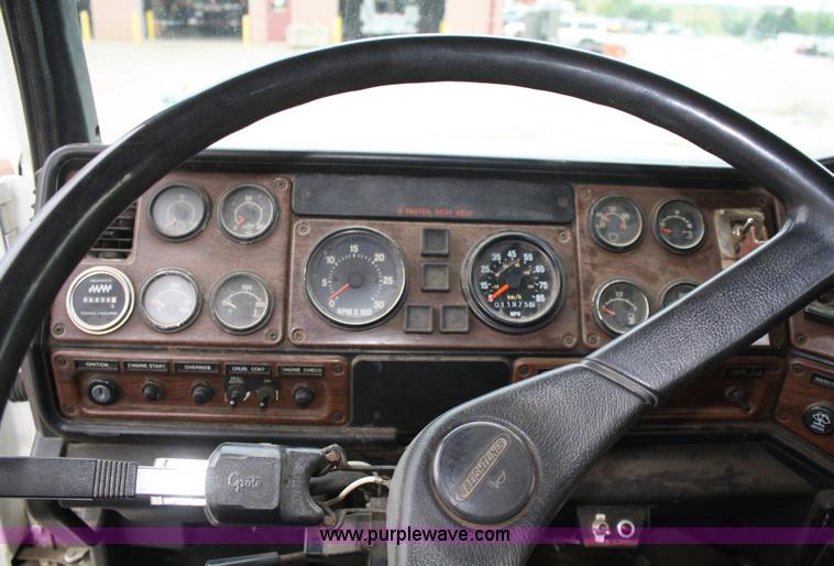 image for item A2216 1992 Freightliner FLC112 crane truck