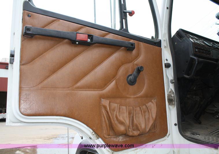 image for item A2216 1992 Freightliner FLC112 crane truck