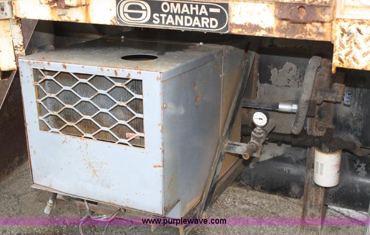 image for item A2216 1992 Freightliner FLC112 crane truck