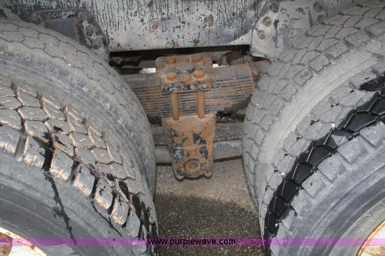 image for item A2216 1992 Freightliner FLC112 crane truck