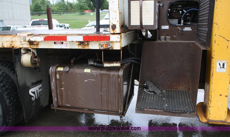 image for item A2216 1992 Freightliner FLC112 crane truck