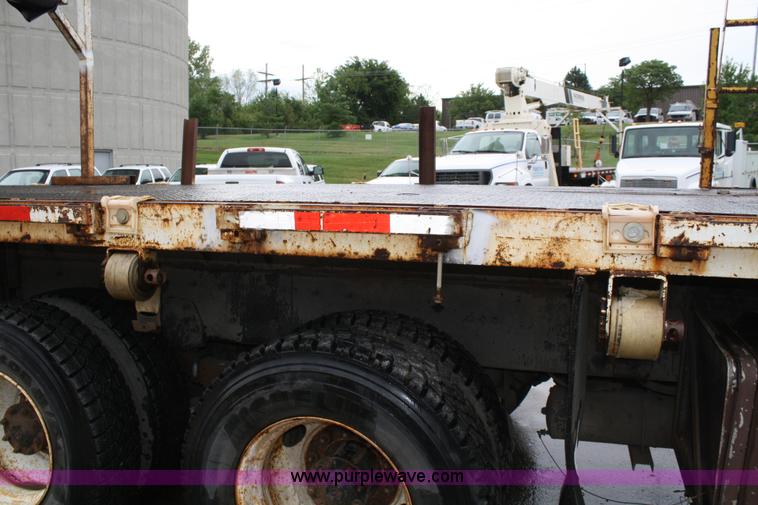 image for item A2216 1992 Freightliner FLC112 crane truck