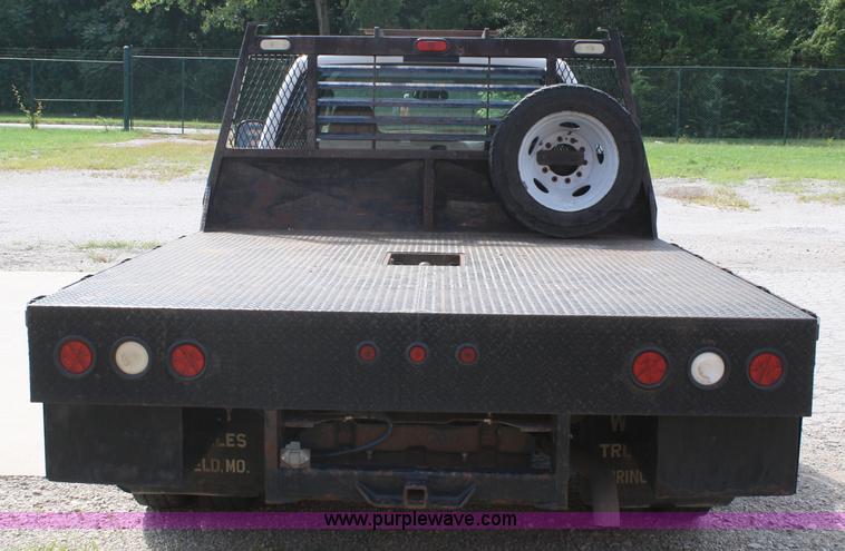 image for item A2259 2005 Ford F450 Super Duty extended cab pickup truck