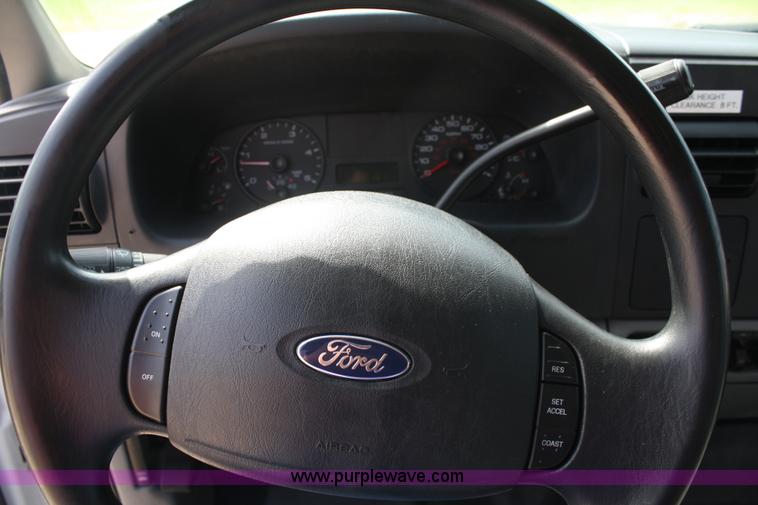 image for item A2259 2005 Ford F450 Super Duty extended cab pickup truck