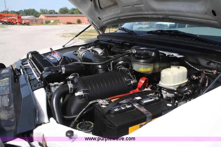 image for item A2259 2005 Ford F450 Super Duty extended cab pickup truck