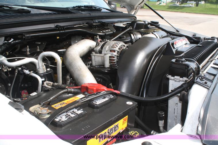 image for item A2259 2005 Ford F450 Super Duty extended cab pickup truck