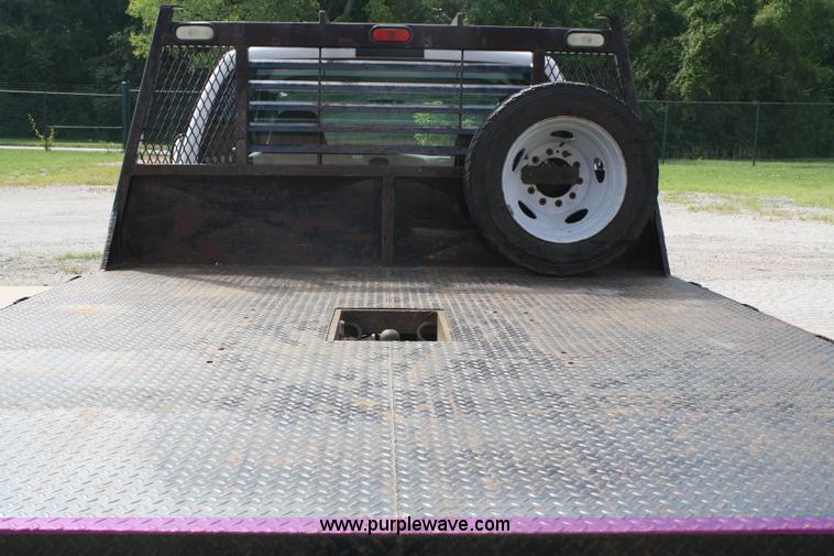 image for item A2259 2005 Ford F450 Super Duty extended cab pickup truck