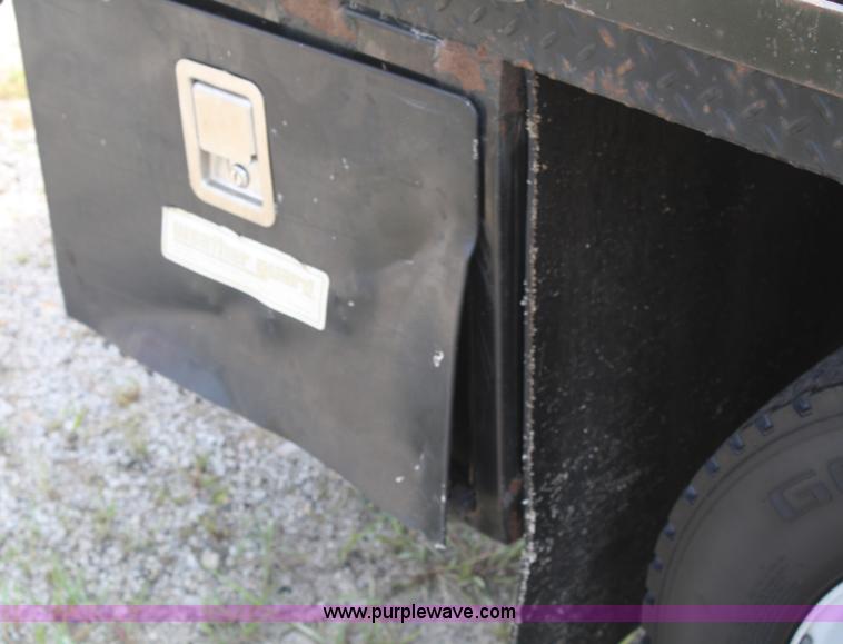 image for item A2259 2005 Ford F450 Super Duty extended cab pickup truck