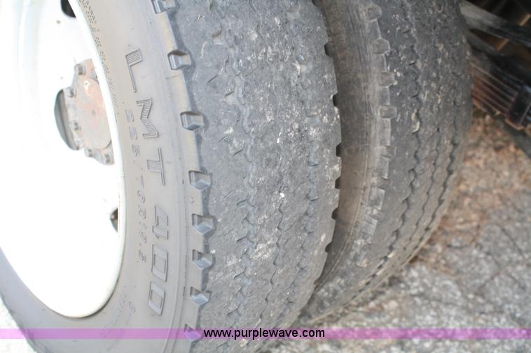 image for item A2259 2005 Ford F450 Super Duty extended cab pickup truck