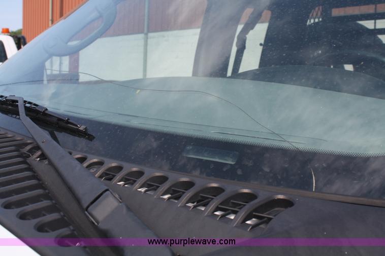 image for item A2259 2005 Ford F450 Super Duty extended cab pickup truck