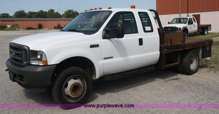 image for item A2260 2004 Ford F450 Super Duty extended cab pickup truck
