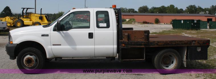 image for item A2260 2004 Ford F450 Super Duty extended cab pickup truck