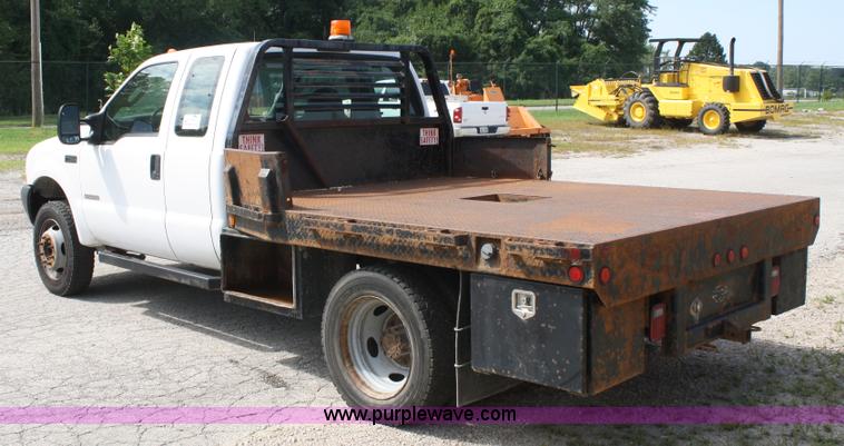 image for item A2260 2004 Ford F450 Super Duty extended cab pickup truck