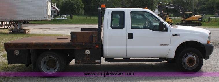 image for item A2260 2004 Ford F450 Super Duty extended cab pickup truck