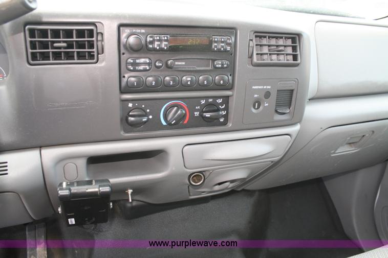 image for item A2260 2004 Ford F450 Super Duty extended cab pickup truck