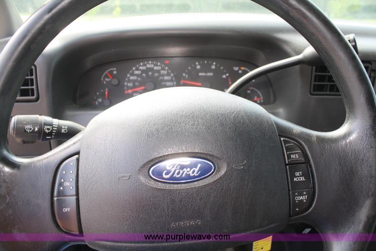 image for item A2260 2004 Ford F450 Super Duty extended cab pickup truck