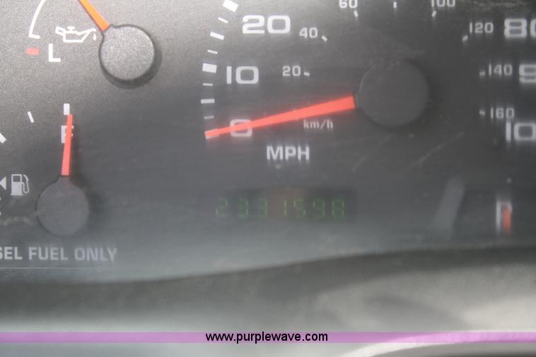 image for item A2260 2004 Ford F450 Super Duty extended cab pickup truck