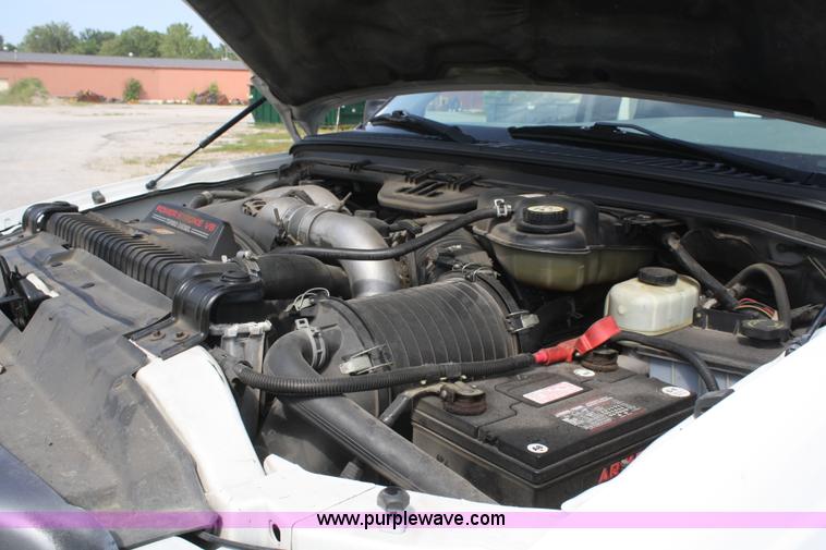 image for item A2260 2004 Ford F450 Super Duty extended cab pickup truck