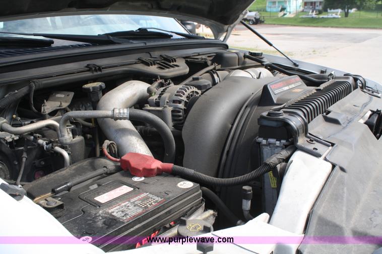 image for item A2260 2004 Ford F450 Super Duty extended cab pickup truck