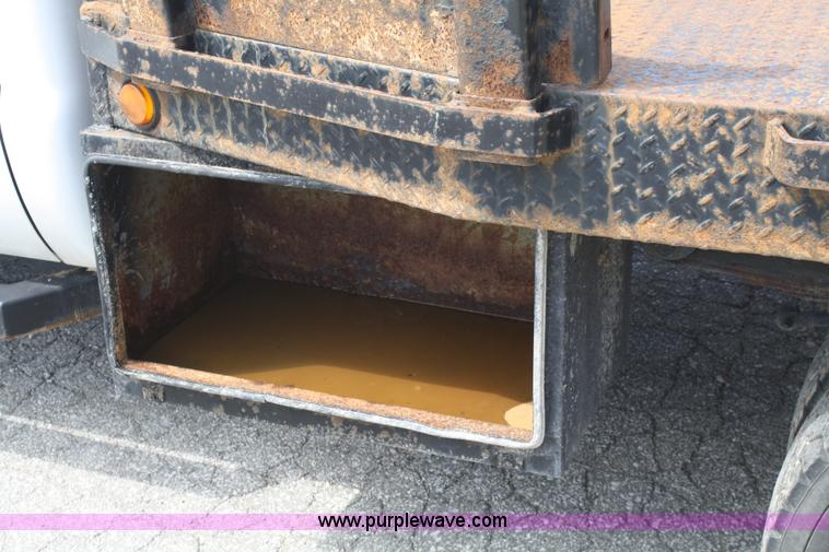 image for item A2260 2004 Ford F450 Super Duty extended cab pickup truck