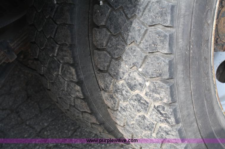 image for item A2260 2004 Ford F450 Super Duty extended cab pickup truck