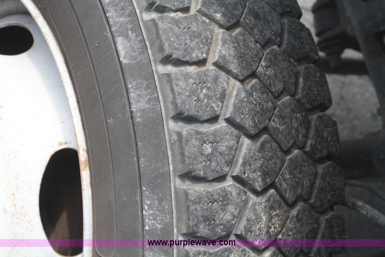 image for item A2260 2004 Ford F450 Super Duty extended cab pickup truck