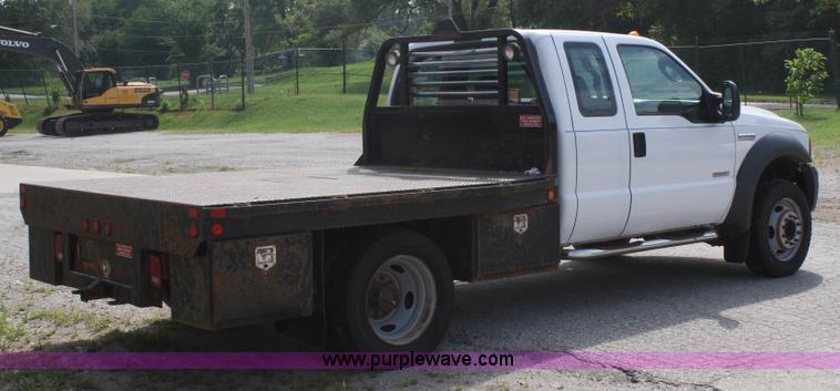 image for item A2261 2005 Ford F450 Super Duty extended cab pickup truck