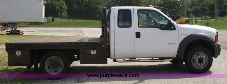 image for item A2261 2005 Ford F450 Super Duty extended cab pickup truck