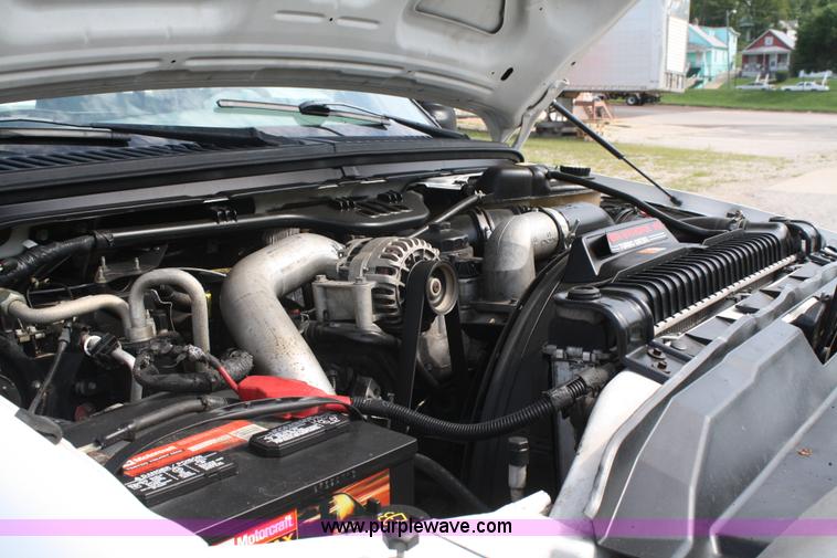 image for item A2261 2005 Ford F450 Super Duty extended cab pickup truck