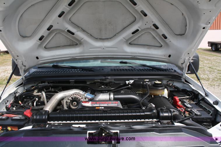 image for item A2261 2005 Ford F450 Super Duty extended cab pickup truck