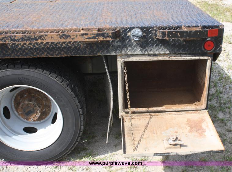 image for item A2261 2005 Ford F450 Super Duty extended cab pickup truck