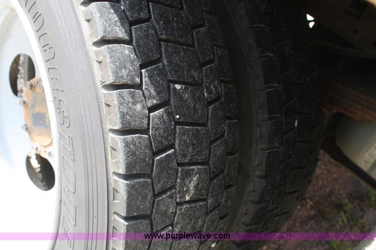 image for item A2261 2005 Ford F450 Super Duty extended cab pickup truck