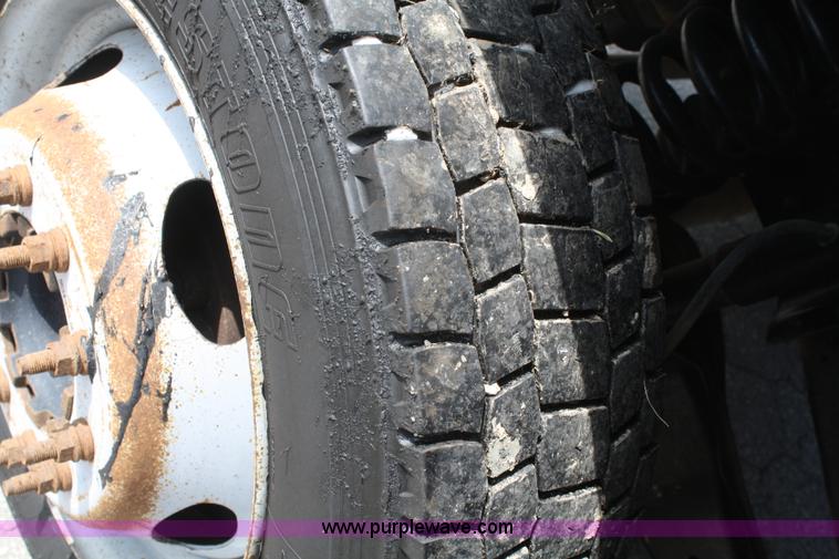 image for item A2261 2005 Ford F450 Super Duty extended cab pickup truck