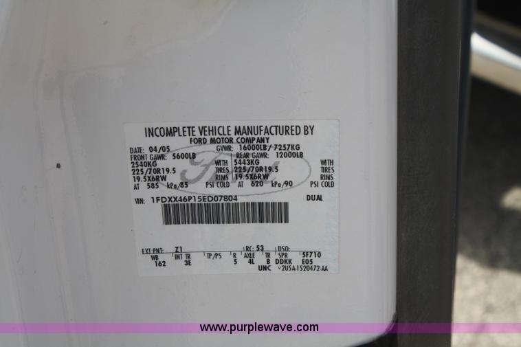 image for item A2261 2005 Ford F450 Super Duty extended cab pickup truck