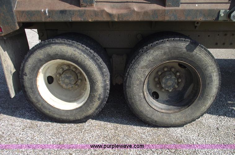 image for item A4033 1992 Mack CH613 dump truck