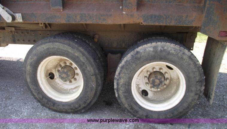 image for item A4033 1992 Mack CH613 dump truck