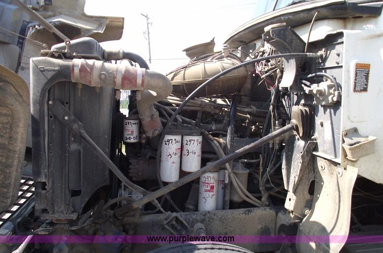 image for item A4033 1992 Mack CH613 dump truck