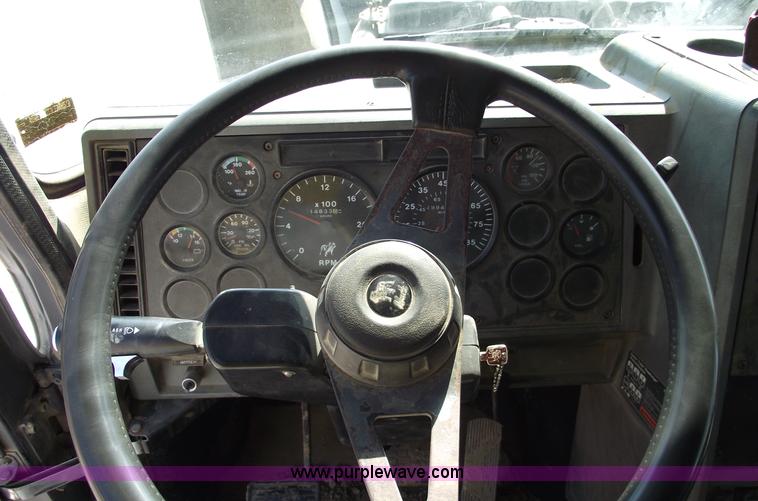 image for item A4033 1992 Mack CH613 dump truck