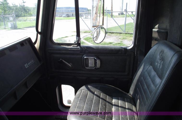 image for item A4033 1992 Mack CH613 dump truck