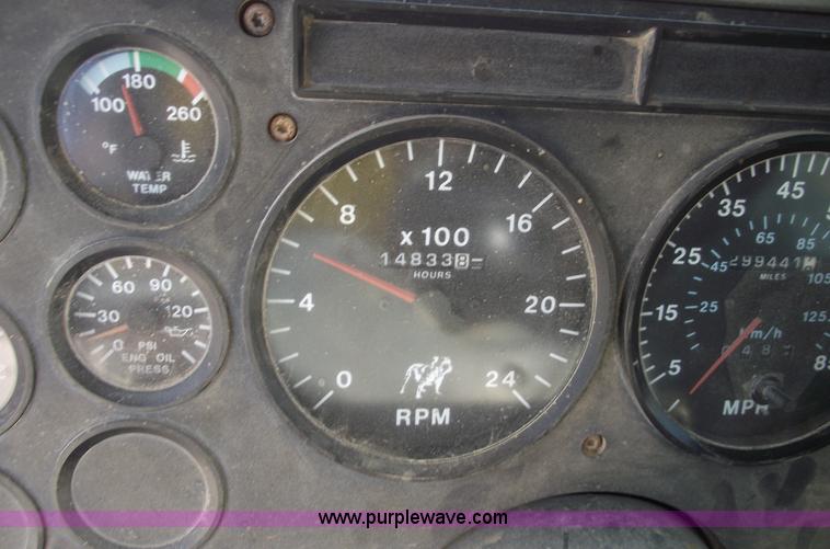 image for item A4033 1992 Mack CH613 dump truck