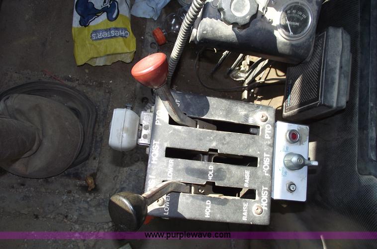 image for item A4033 1992 Mack CH613 dump truck