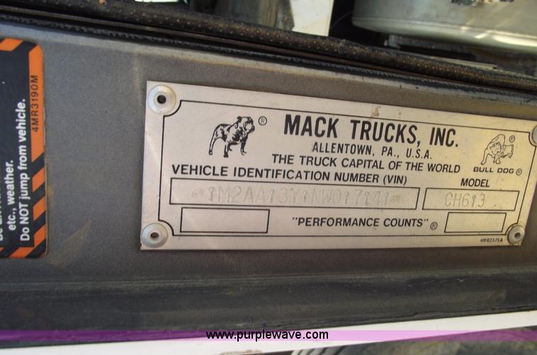 image for item A4033 1992 Mack CH613 dump truck