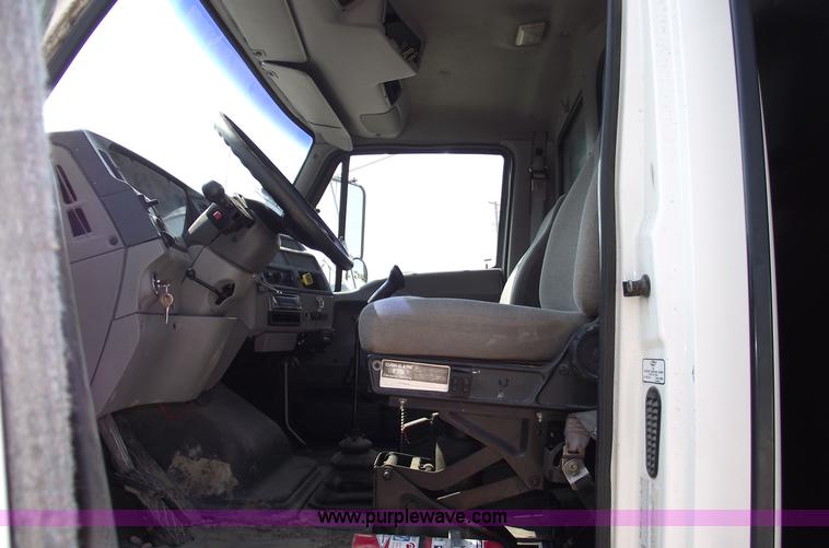 image for item A4034 1999 Sterling L7501 flatbed truck